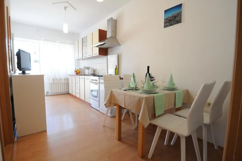 Apartment Viskovo