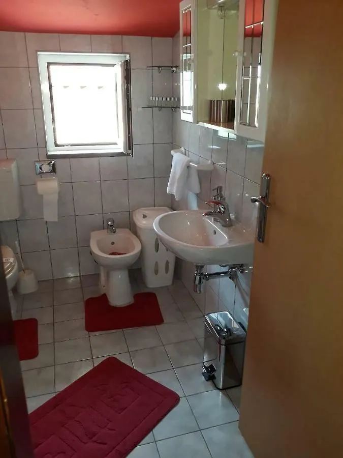 Apartment Viskovo